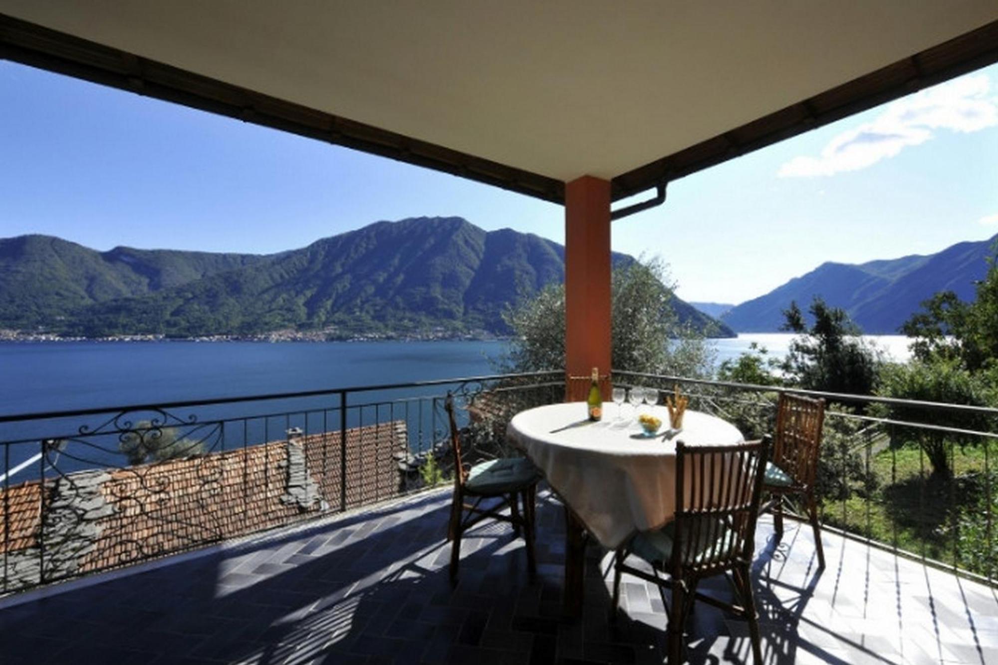 Isola Vista - Terrazzo Apartment Sala Comacina Exterior photo